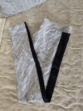 Euro Puma Black & White Speckled Leggings with Side Panel Small